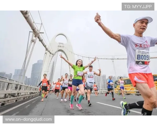 城市马拉松赛事周末集中举行,业余跑者参与度创新高 城市马拉松赛事周末集中举行,业余跑者参与度创新高