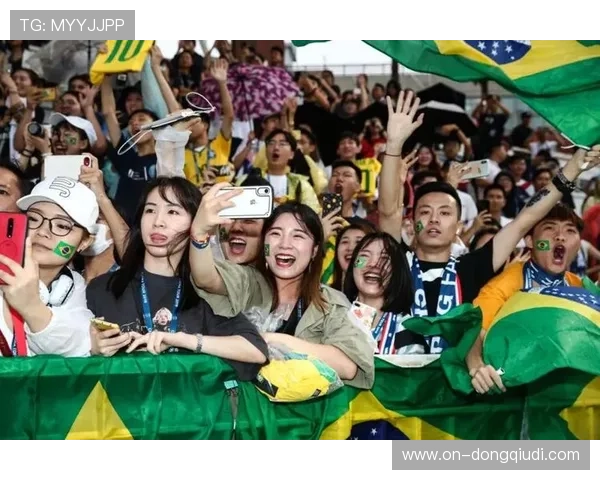 巴黎训练场雨中进行，备战雷恩气氛融洽